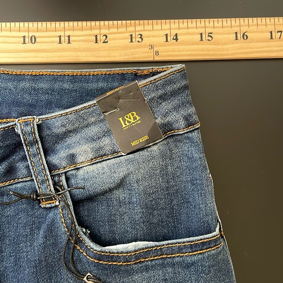 Lucky & Blessed Mid Rise Ankle Skinny Size 10 - Picture 4 of 8